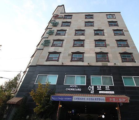 Cherbourg Hotel Cheonan Bagian luar foto