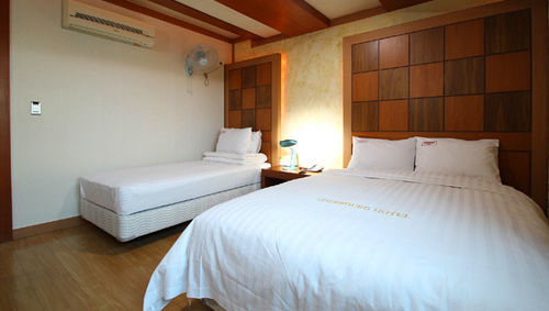 Cherbourg Hotel Cheonan Bagian luar foto