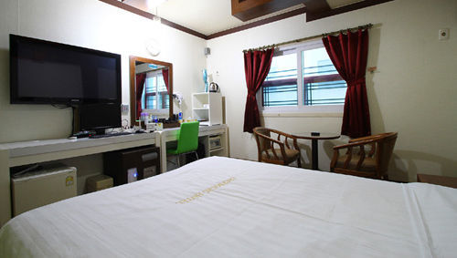 Cherbourg Hotel Cheonan Bagian luar foto