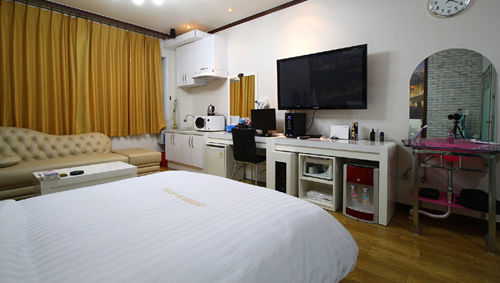 Cherbourg Hotel Cheonan Bagian luar foto