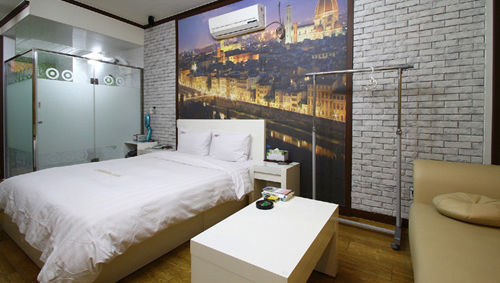 Cherbourg Hotel Cheonan Bagian luar foto